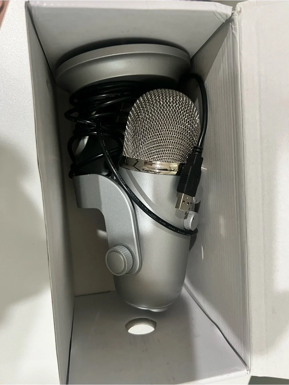 Yeti brand usb